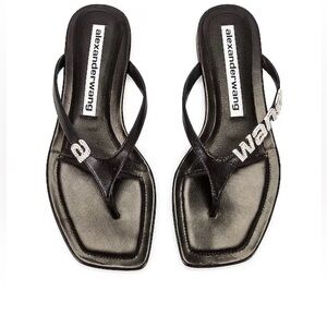ALEXANDER WANG
Ivy Flat Thong Sandal
